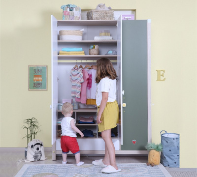 Шкаф трехдверный Cilek Montes. Фото